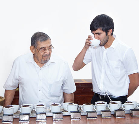 Knowledge and expertise of a family of teaenthusiasts since 1907